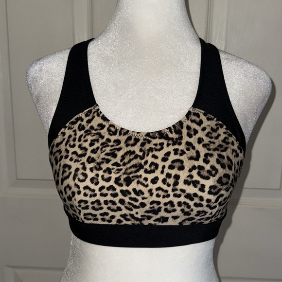 The Upside Leo Printed Sports Bra - Picture 5 of 8